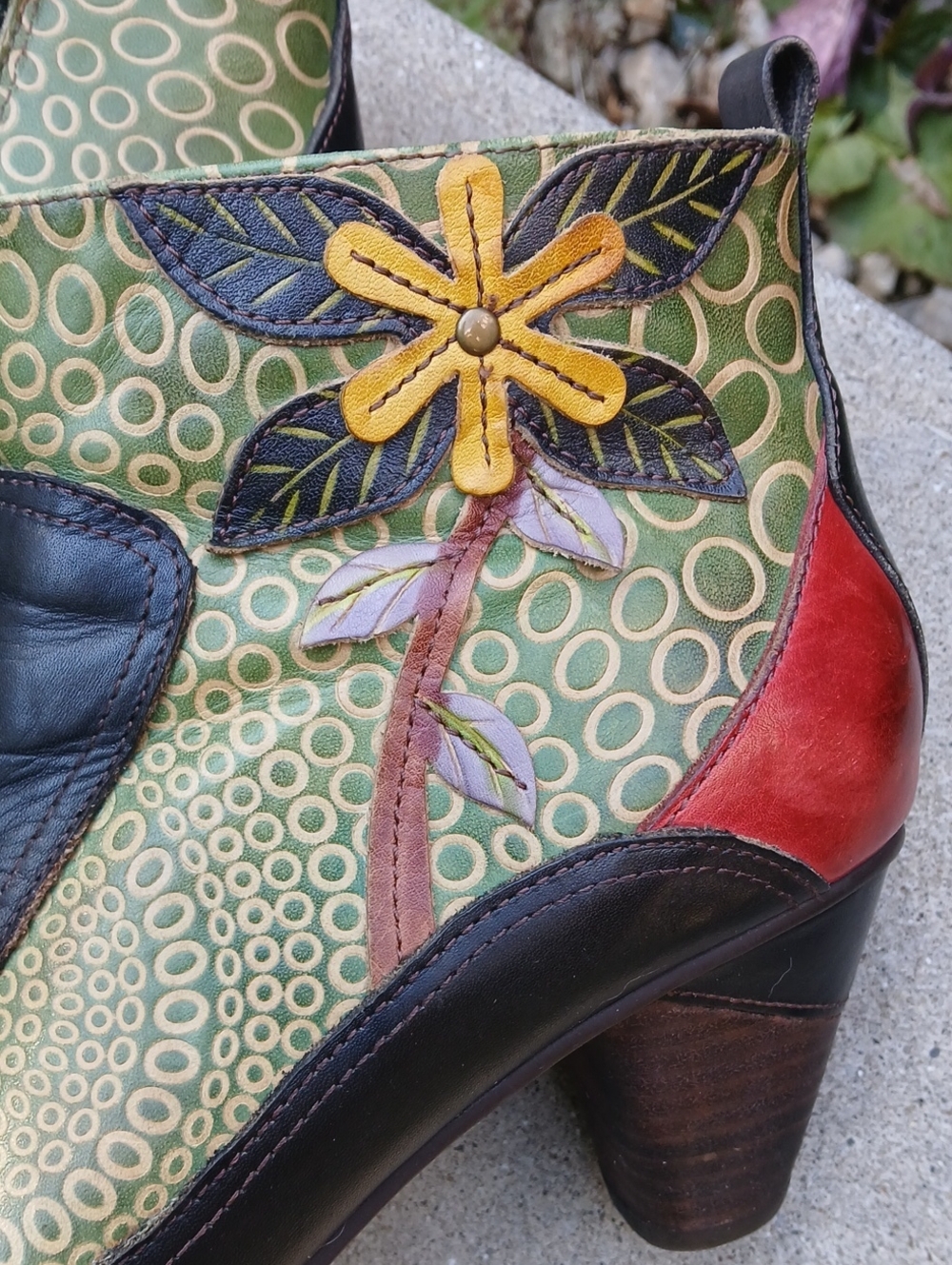 L'Artiste by Spring Step "Dramatic" Floral Leather Ankle Boots. Sz40(9) - Picture 5 of 14